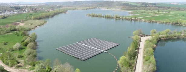 Cemex investiert in erneuerbare Energien und nimmt schwimmende Photovoltaikanlage in Betrieb